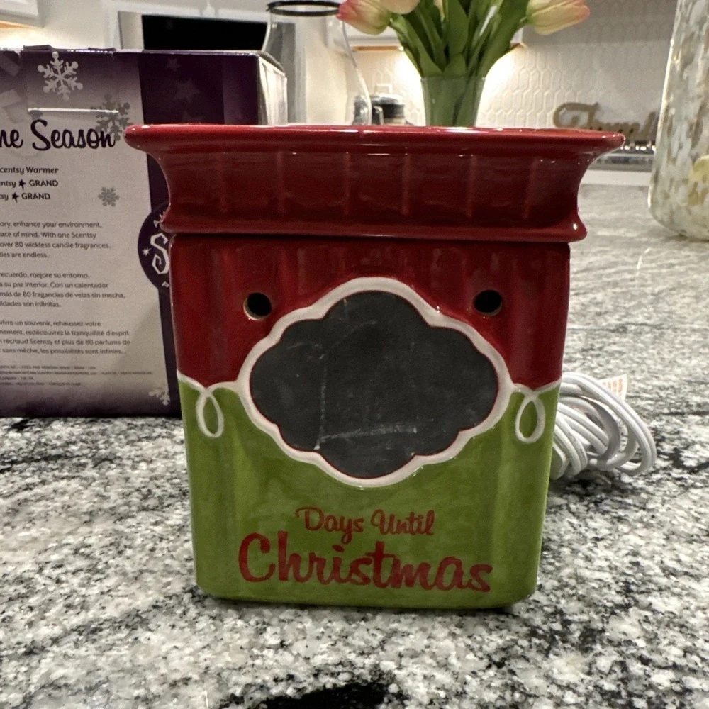 Scentsy Tis The Season Countdown Full‎ Size Wax Warmer Red And Green